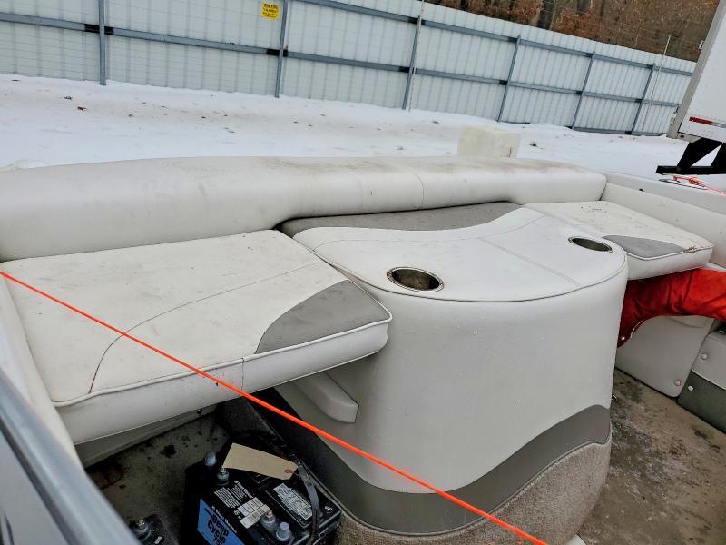2007 Crownline Boat