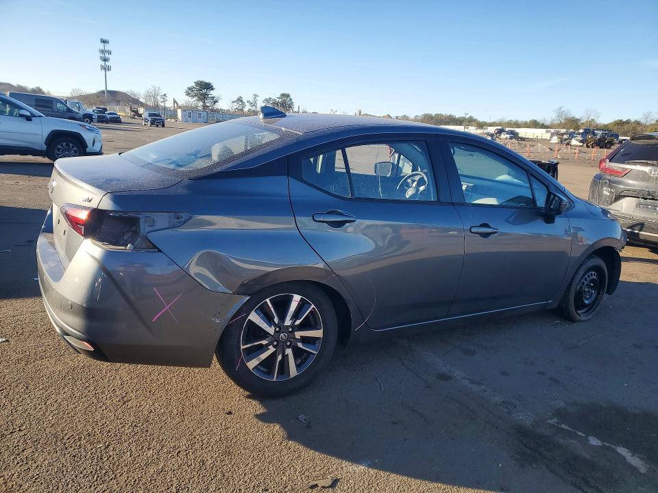 2021 Nissan Versa sv
