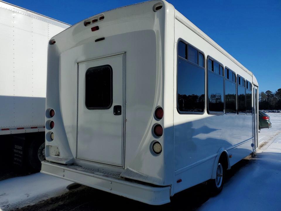 2015 Chevrolet Express G4500 Shuttle bus