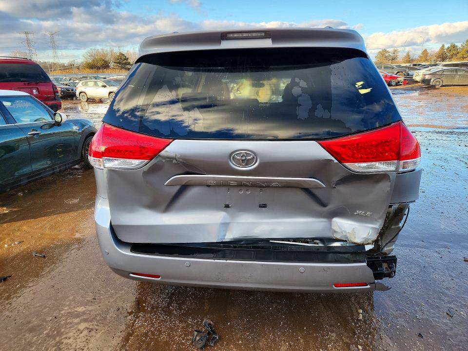 2011 Toyota Sienna xle