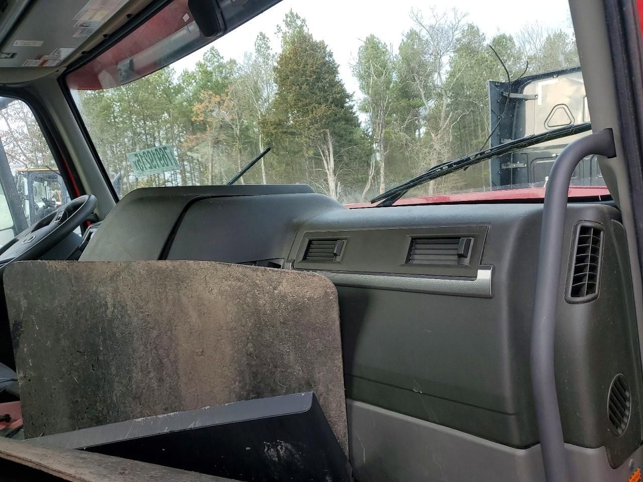 2023 Volvo VNR Semi Truck