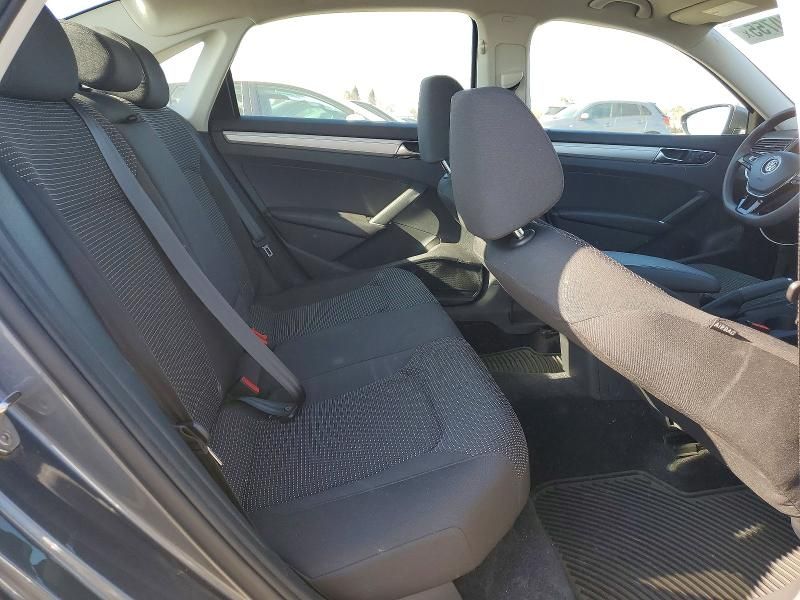 2018 Volkswagen Passat s