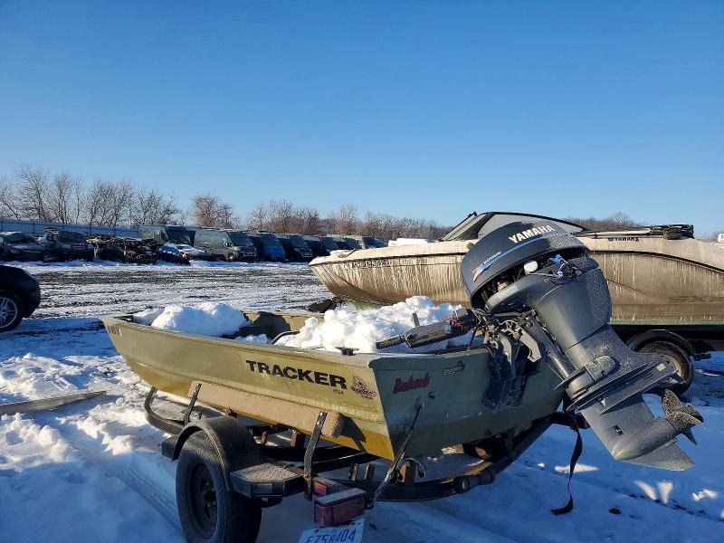 2011 Tracker Boat