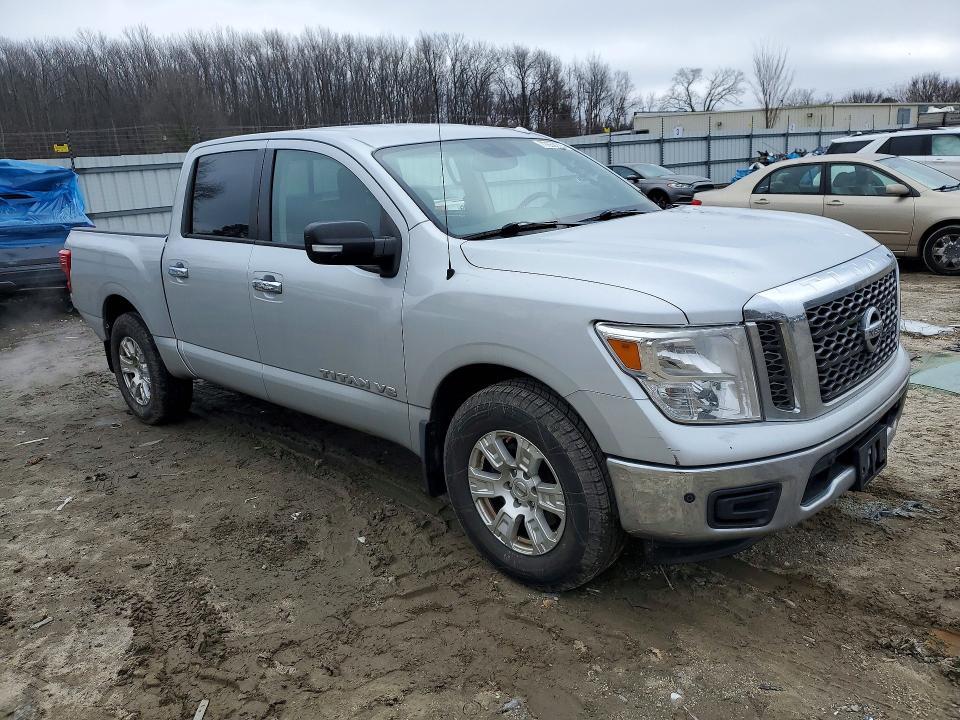 2018 Nissan Titan sv