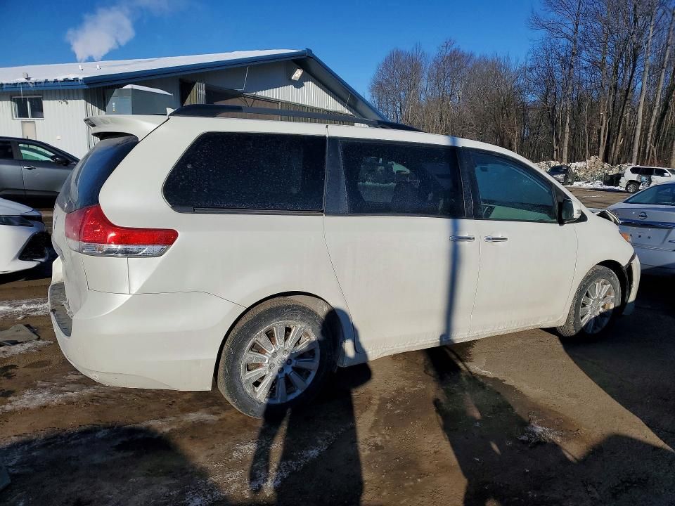 2013 Toyota Sienna xle