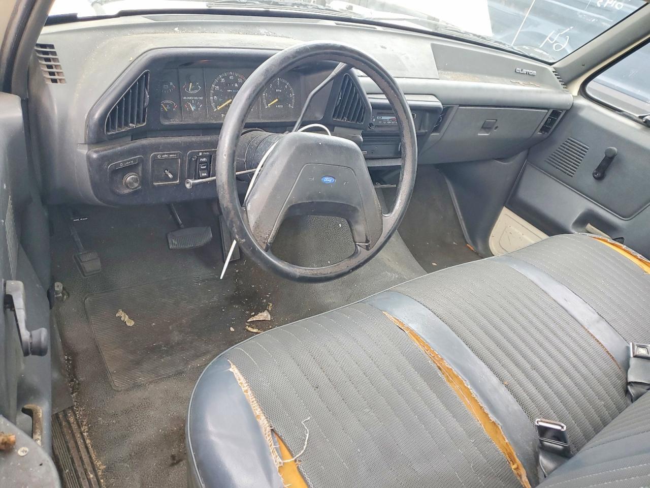 1990 Ford F Super Duty BOX Truck