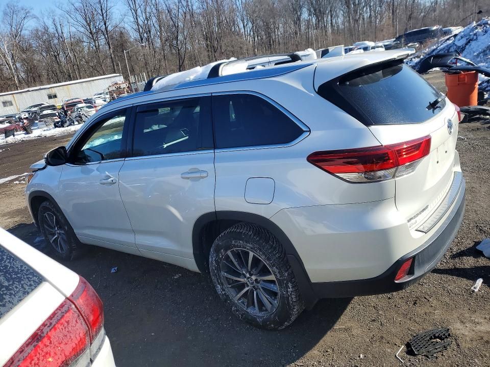 2018 Toyota Highlander se