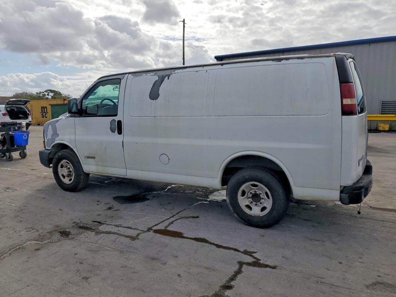 2005 Chev Express Cargo 3500 1