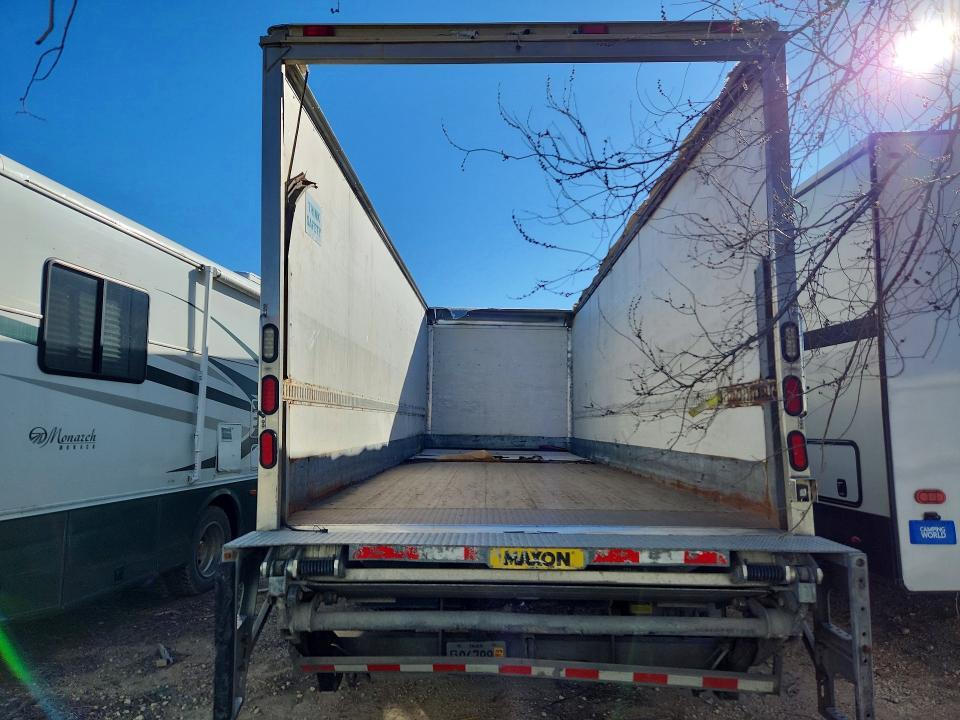 2014 Freigliner 2014 Freightliner Business Class M2 BOX Truck