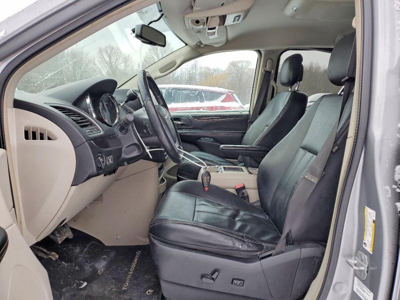 2013 Chrysler Town & Country Touring
