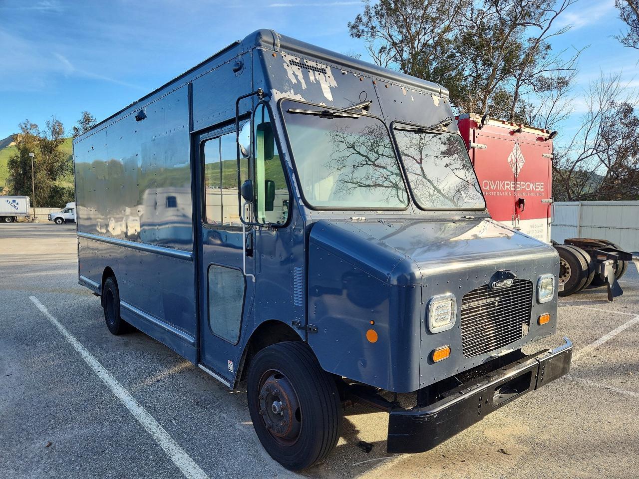 2020 Freigliner 2020 Freightliner MT45G Chassis Delivery Truck