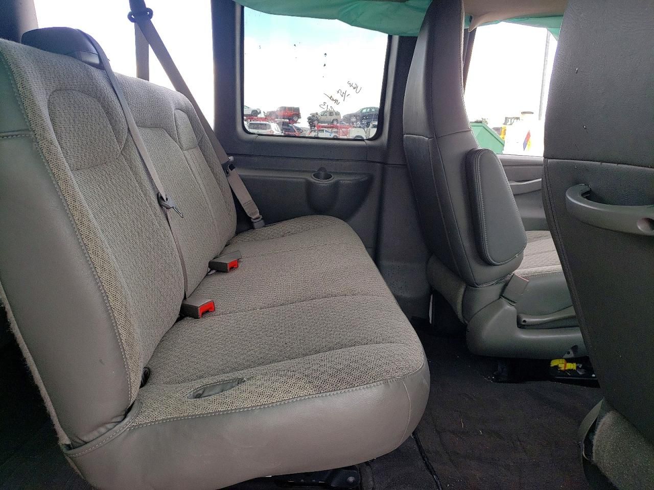 2025 GMC Savana G3500 LT