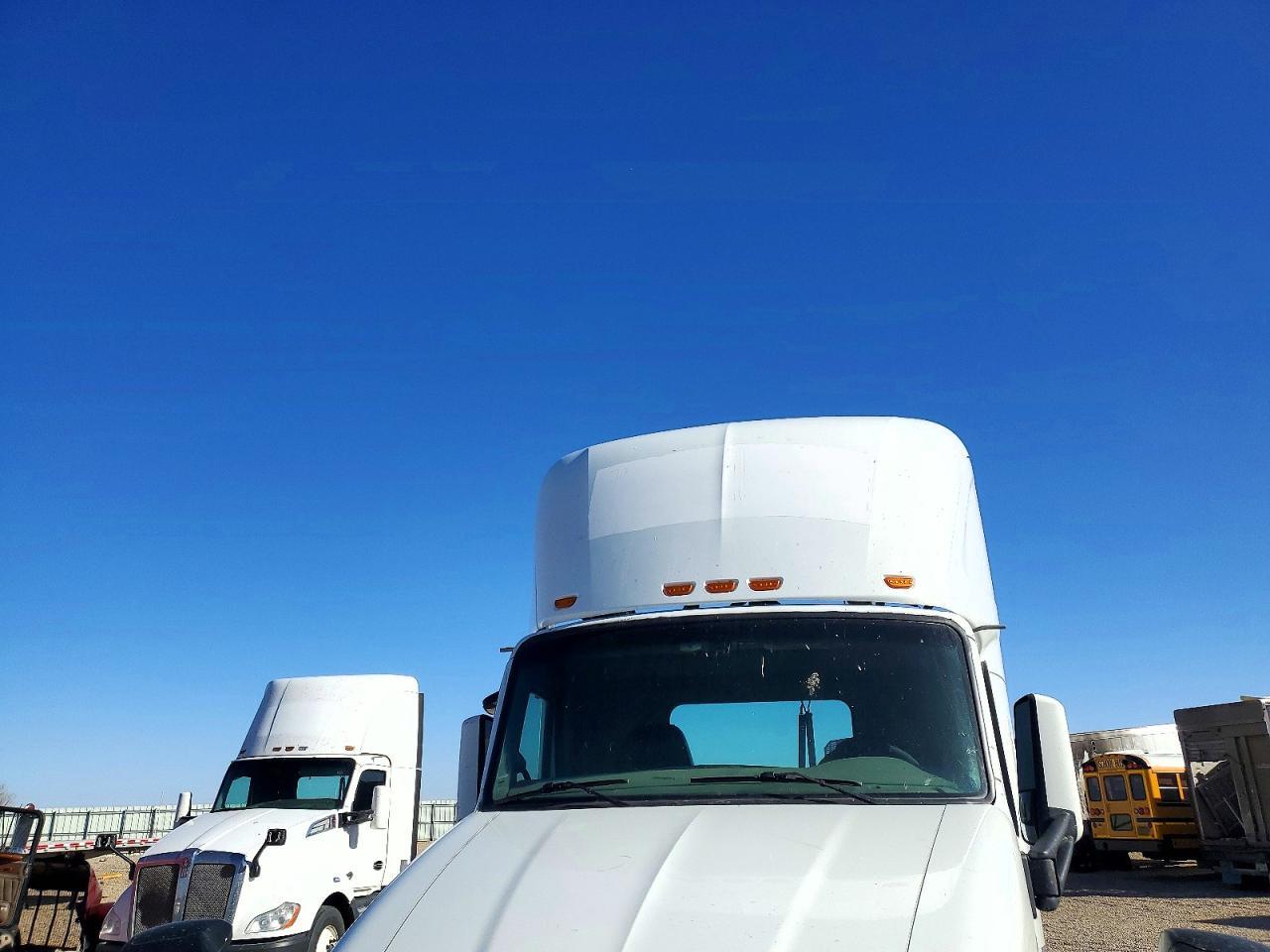 2019 Peterbilt 579 Semi Truck