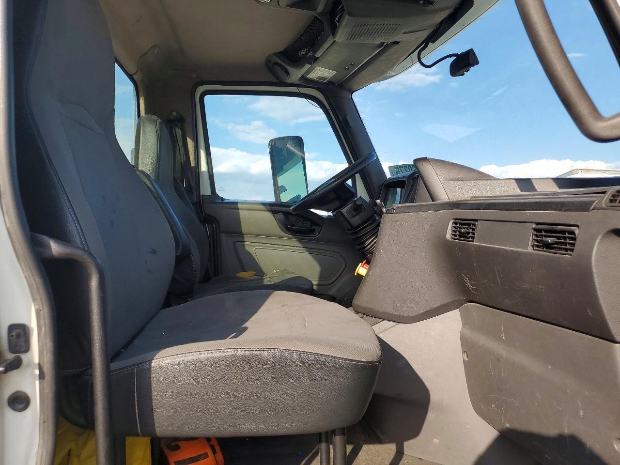 2018 International LT625 Semi Truck