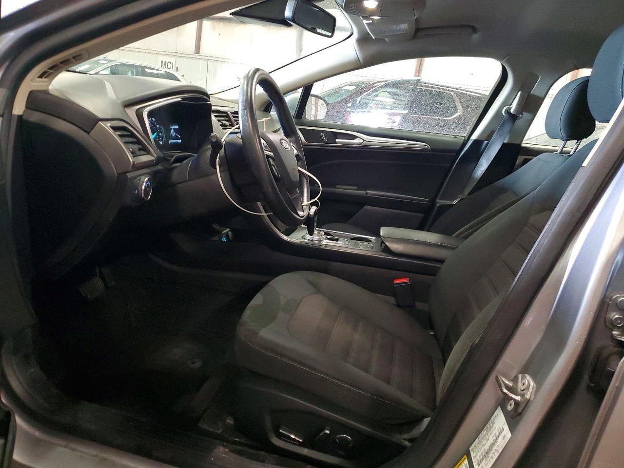 2020 Ford Fusion se