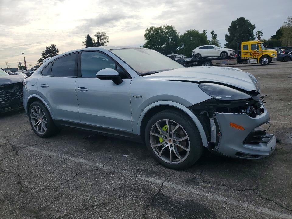 2022 Porsche Cayenne e Hybrid Coupe