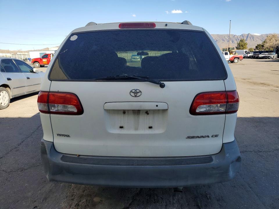 2002 Toyota Sienna ce