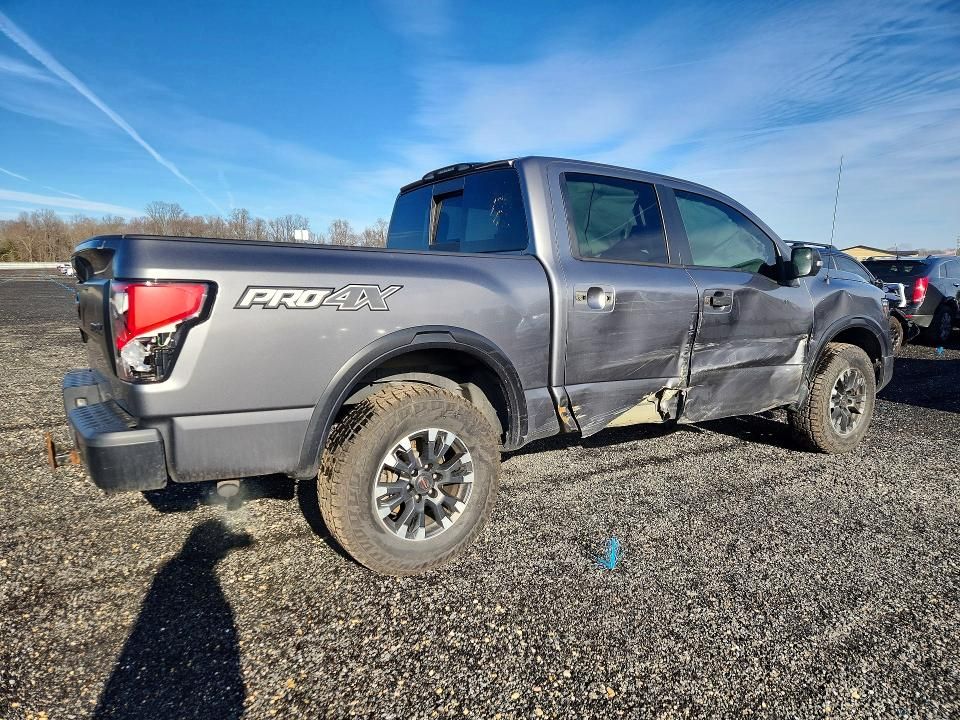 2020 Nissan Titan sv