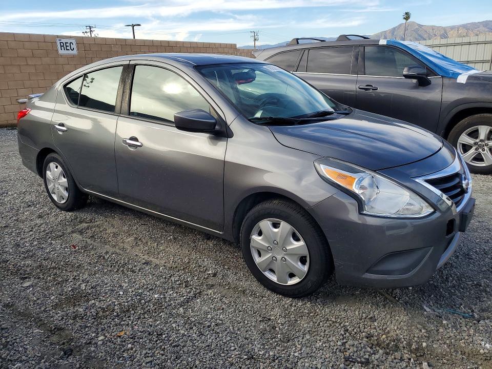 2017 Nissan Versa 1.6 sv