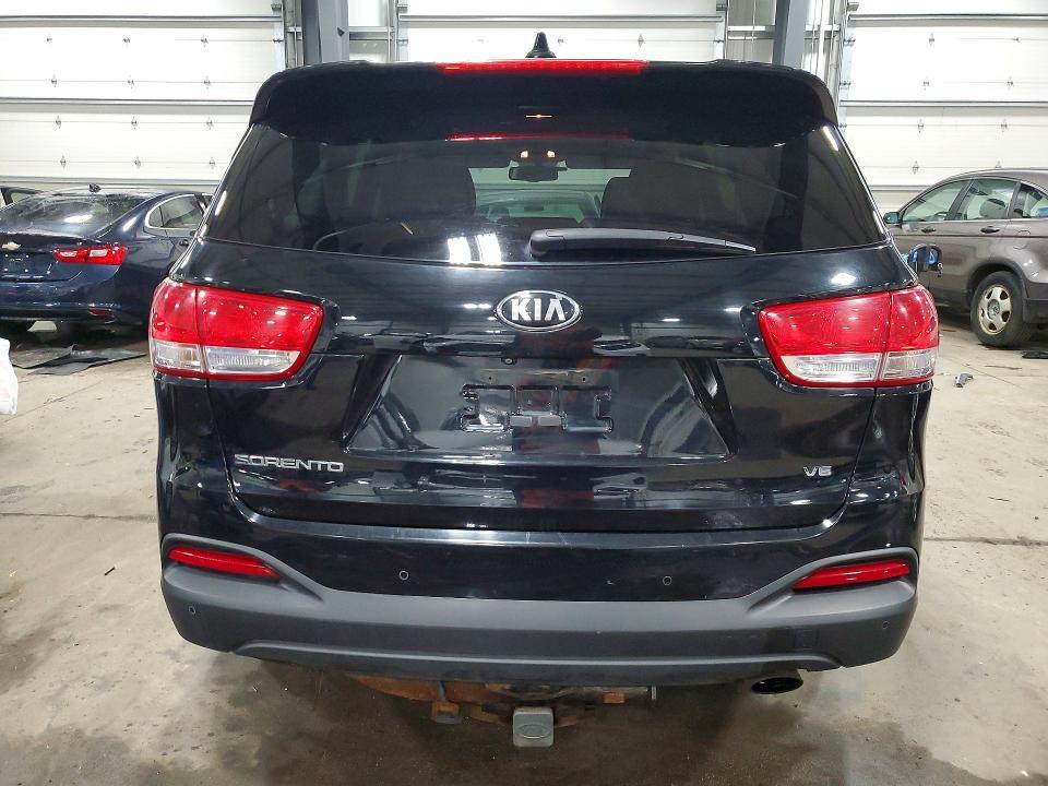 2016 KIA Sorento lx V6