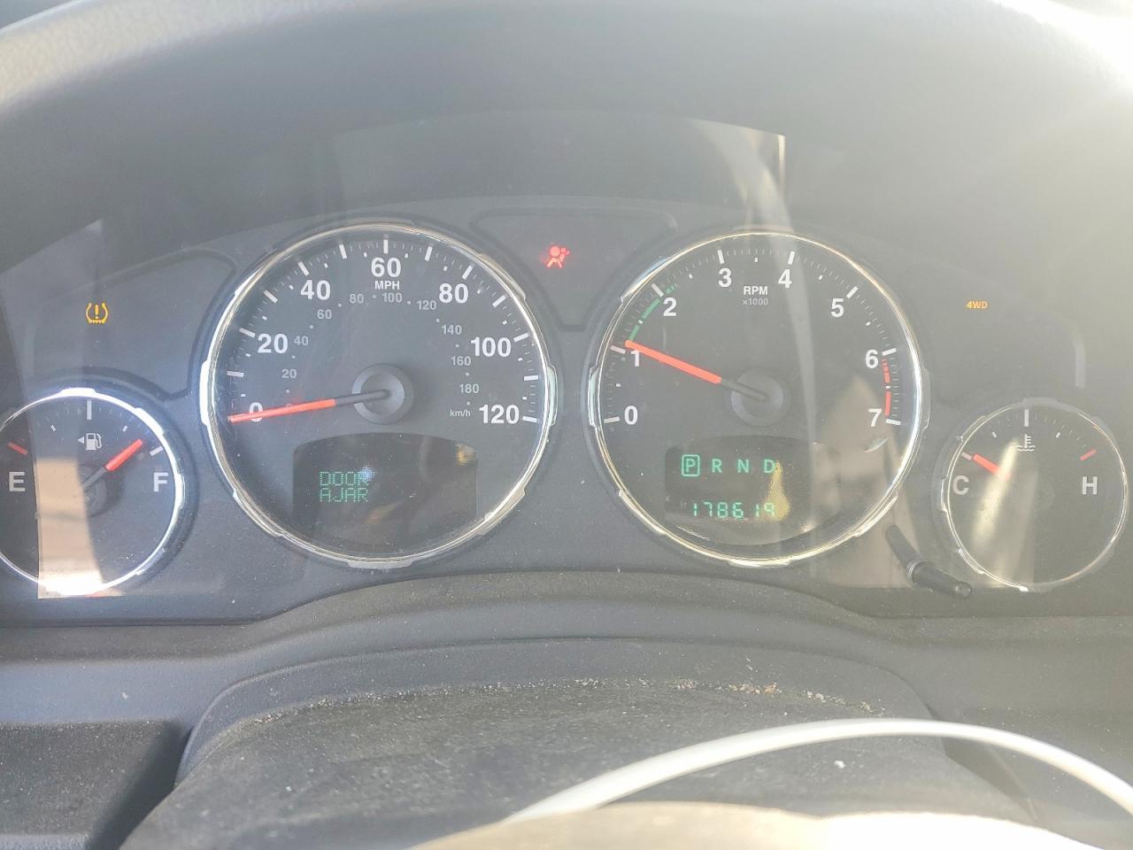 2012 Jeep Liberty jet