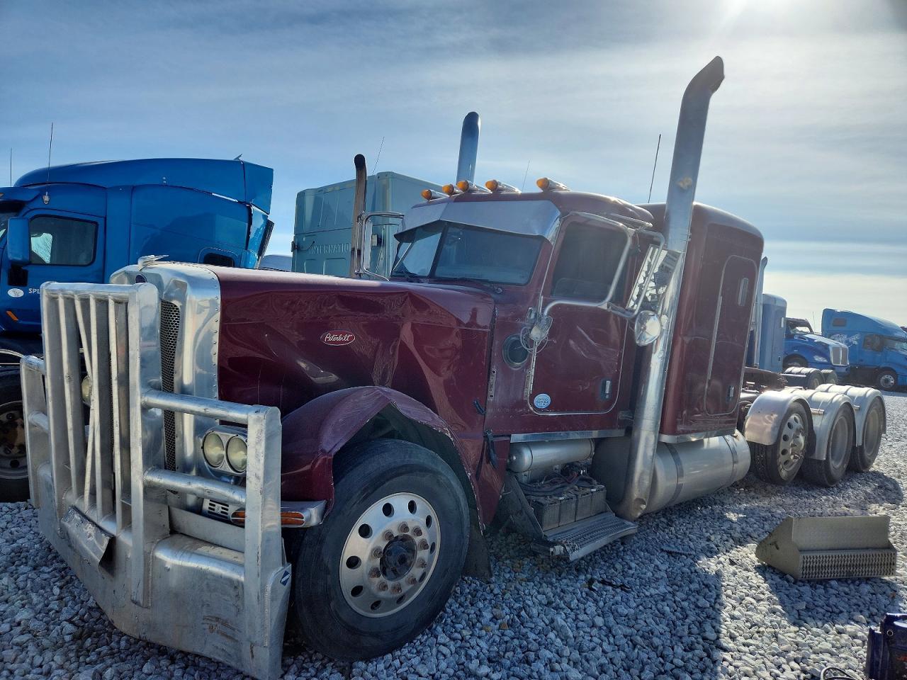 2012 Peterbilt 389 Semi Truck