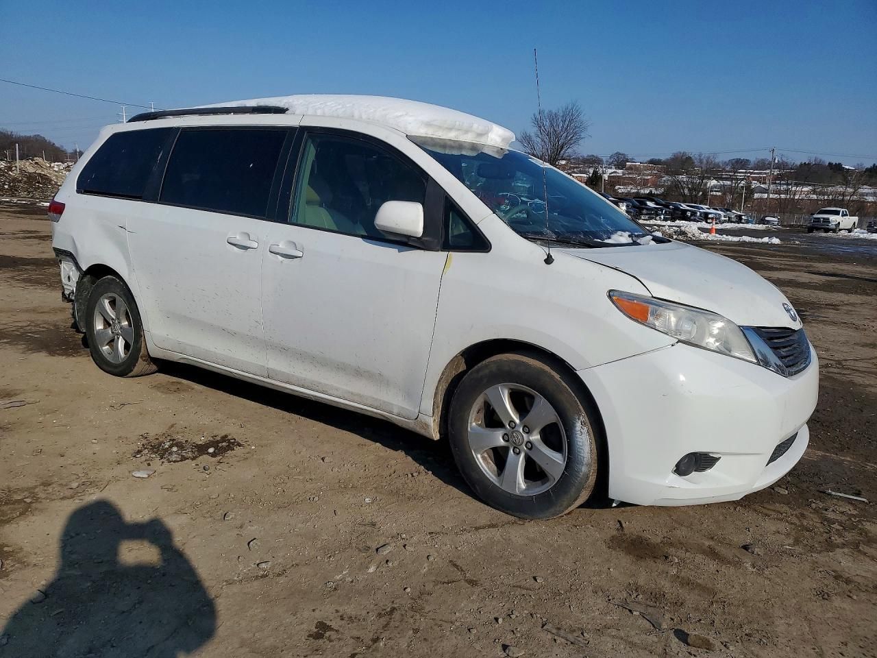 2011 Toyota Sienna le