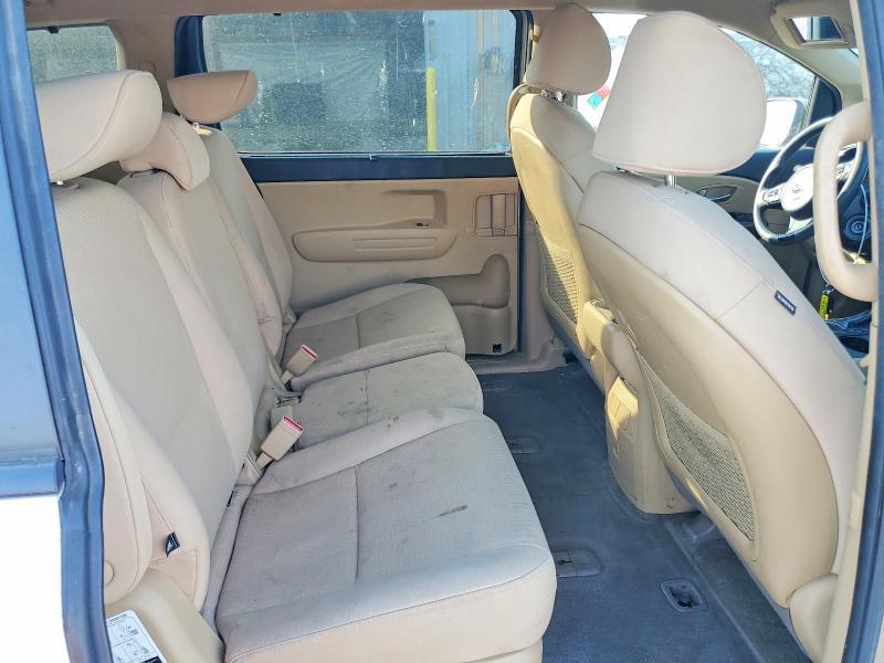 2016 KIA Sedona lx