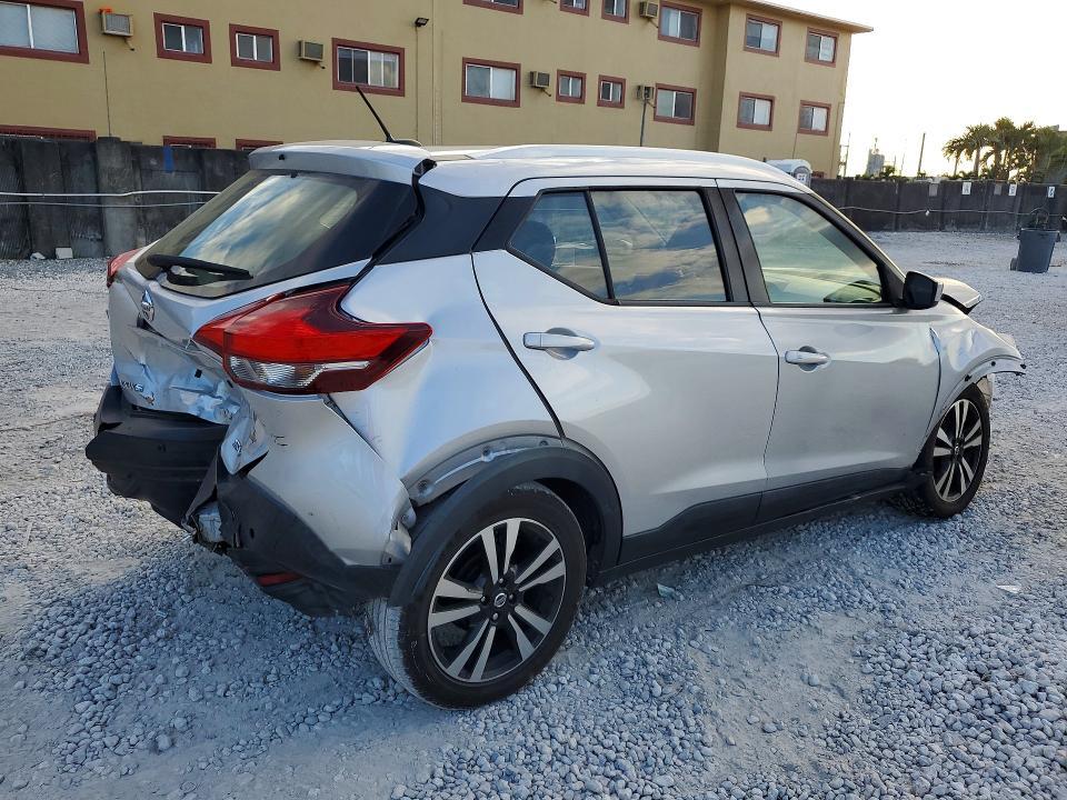 2020 Nissan Kicks sv