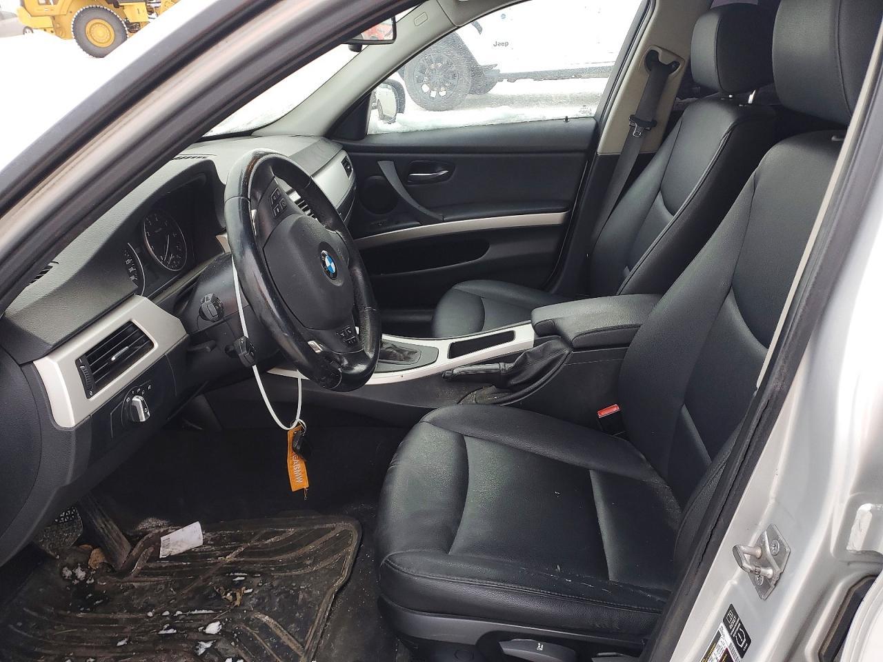 2011 BMW 323 i