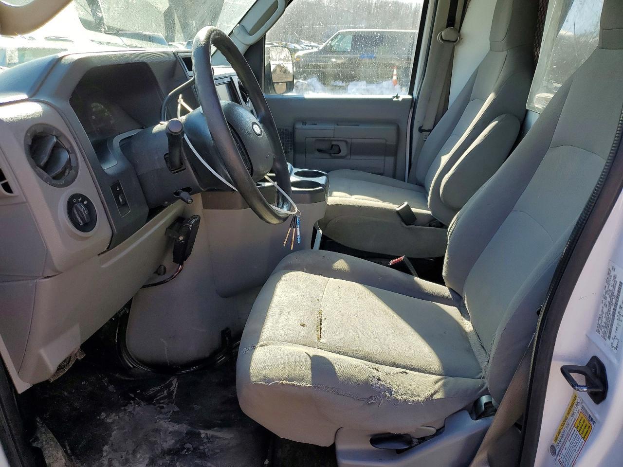 2012 Ford Econoline E250 van