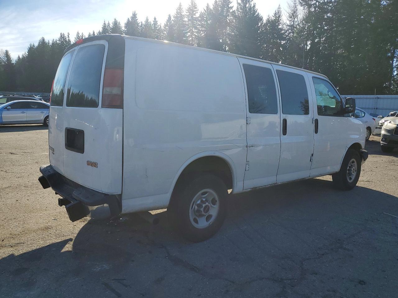 2015 GMC Savana 2500 Cargo Delivery Van