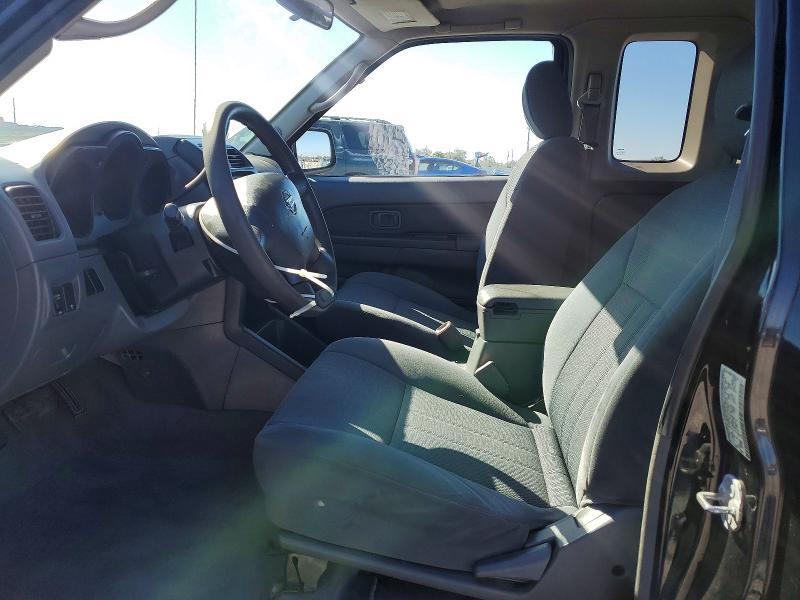 2004 Nissan Frontier King cab xe