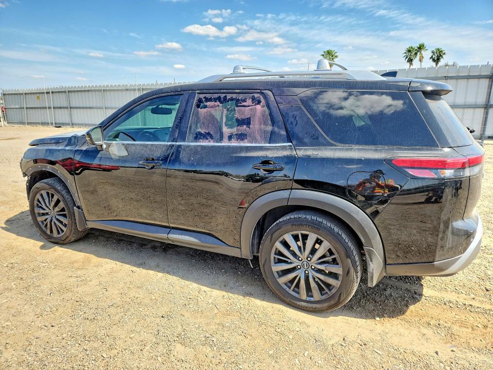 2022 Nissan Pathfinder sl