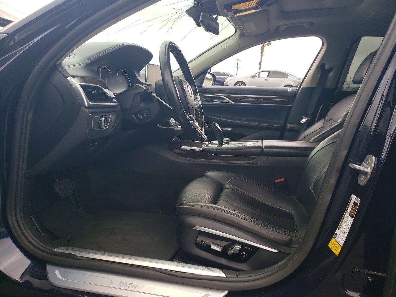 2016 BMW 750 i