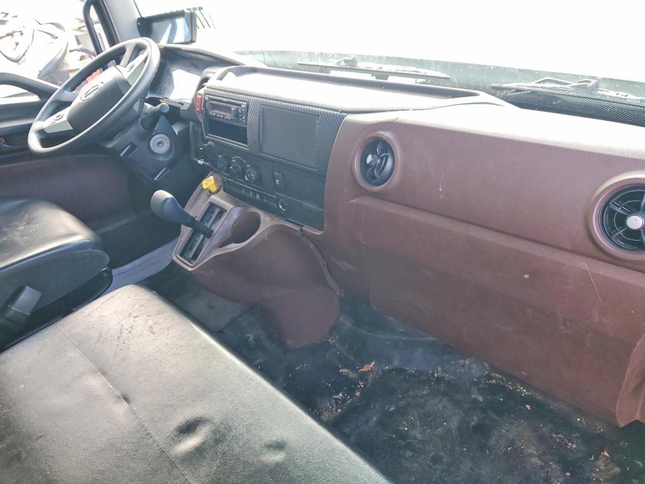 2024 Hino L6 BOX Truck