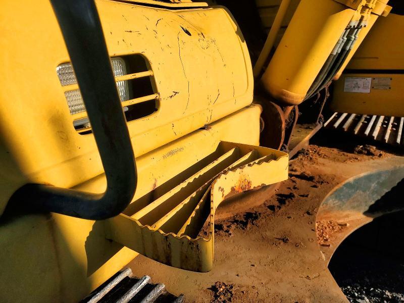 2010 Komatsu PC220 LC Excavator