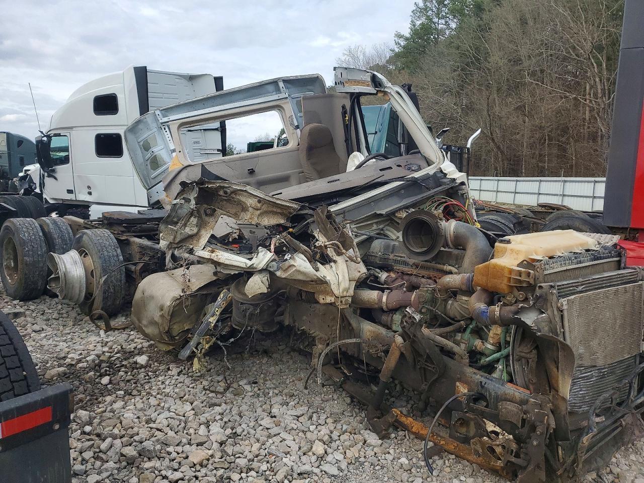 2015 Volv O VNL Semi Truck