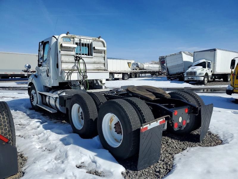 2014 Freightliner Business Class M2 Semi Truck