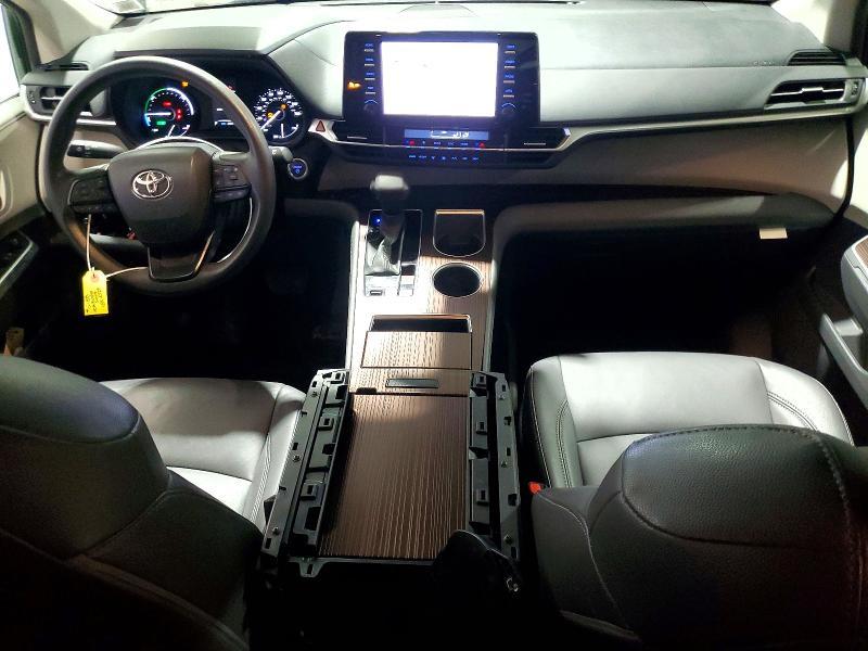 2023 Toyota Sienna le 8-passenger