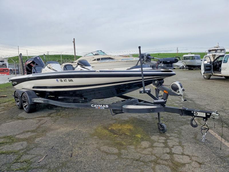 2022 Caymas Boat
