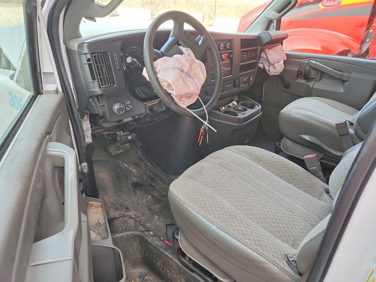 2021 Chevrolet Express BOX Truck