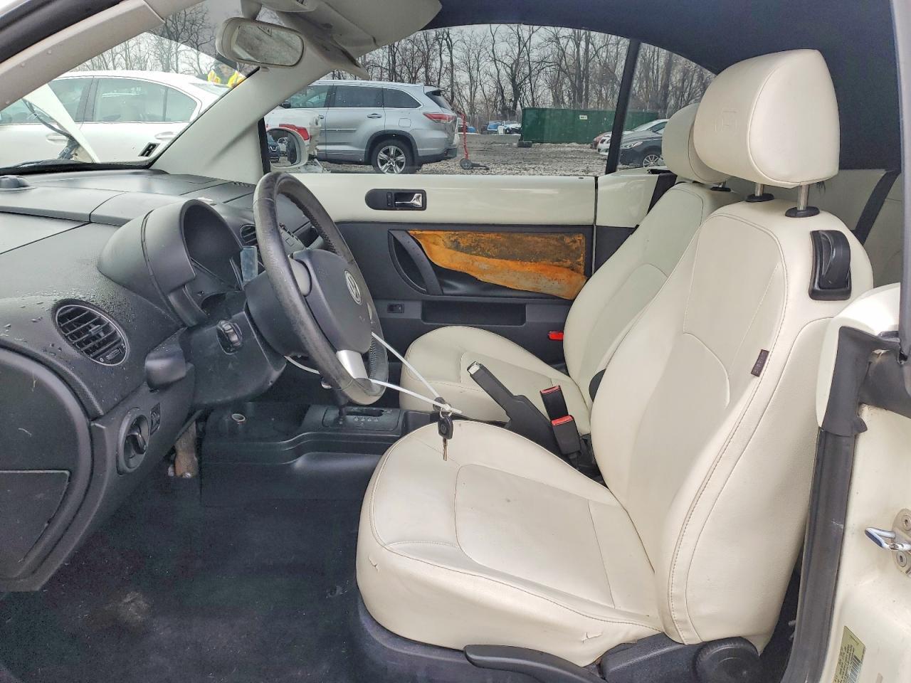 2007 Volkswagen New Beetle Triple White