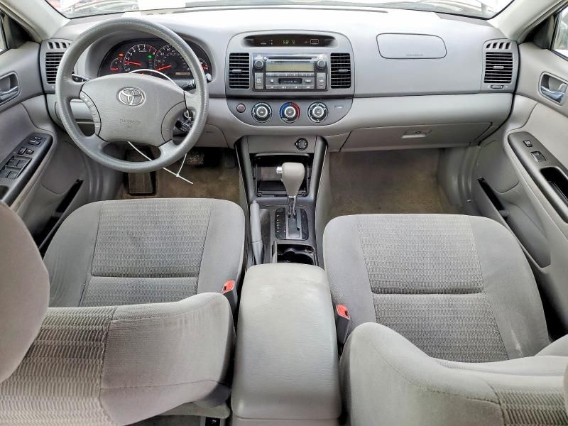 2005 Toyota Camry le