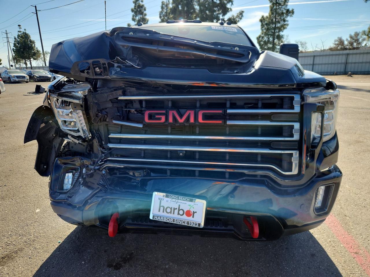 2021 GMC Sierra K2500 AT4