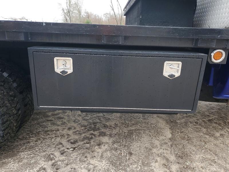 2001 Chevrolet Silverado Flatbed Truck