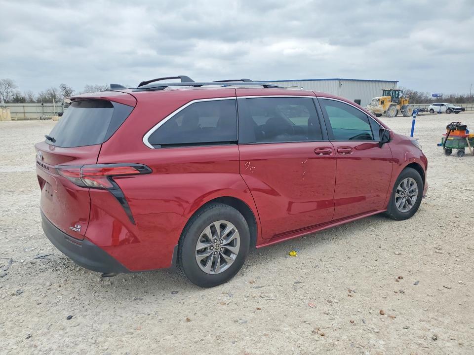 2022 Toyota Sienna le