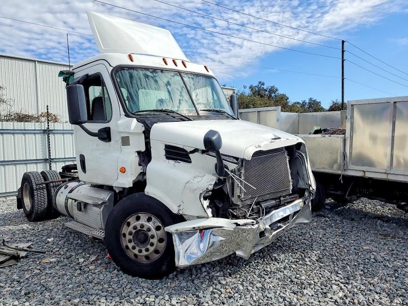2020 Freightliner Cascadia 113 Semi Truck