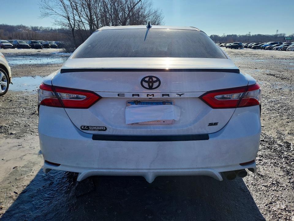 2020 Toyota Camry se