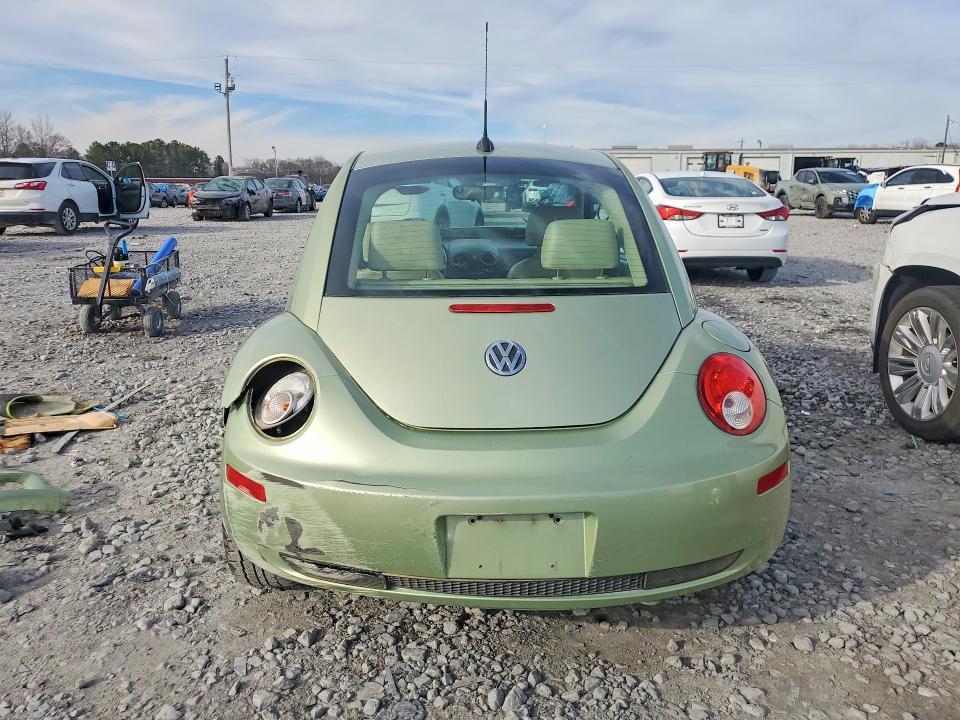 2008 Volkswagen New Beetle s